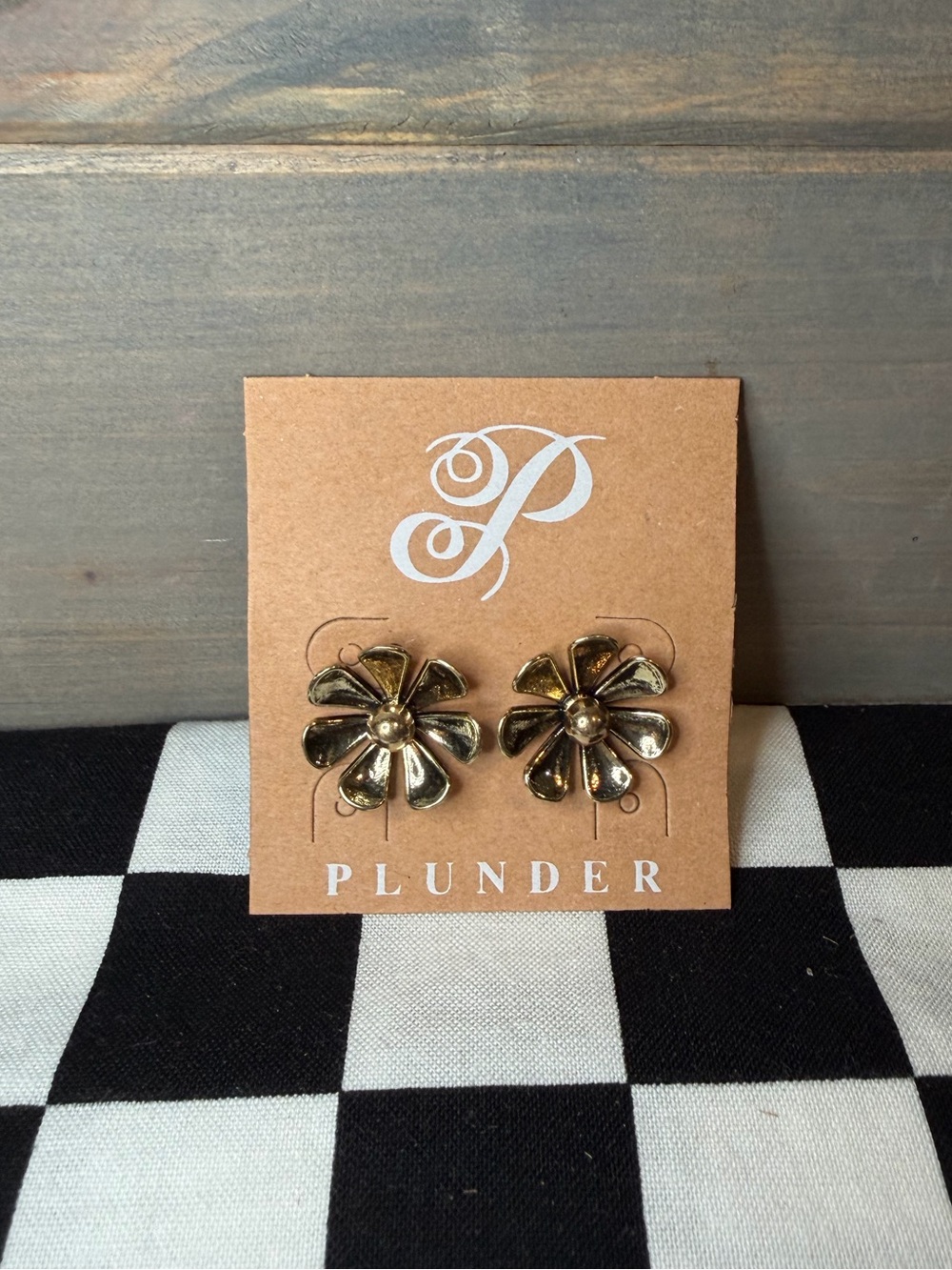 Plunder Flower Stud Earrings